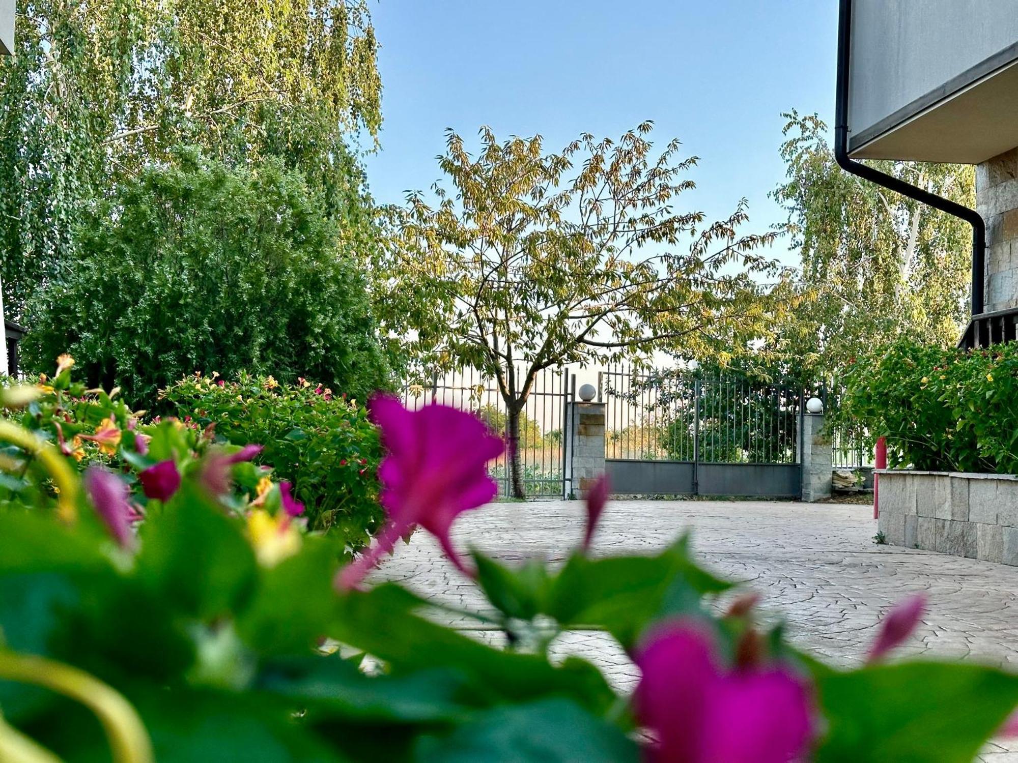 Menada Imperial Heights Villas Slantschew brjag Exterior foto