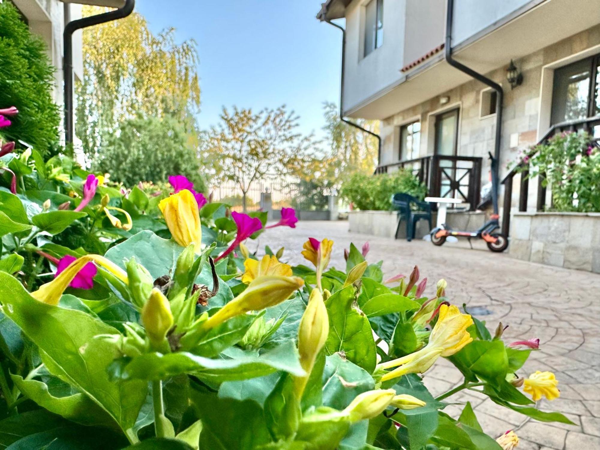 Menada Imperial Heights Villas Slantschew brjag Exterior foto